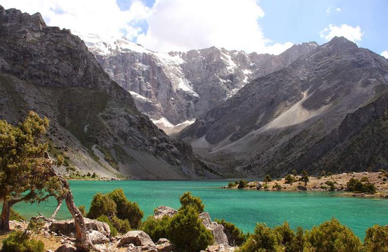 5 days trekking in Fann mountains