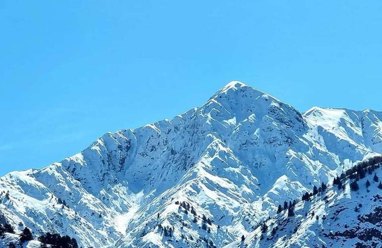 Day hike to 7 bridges trail.